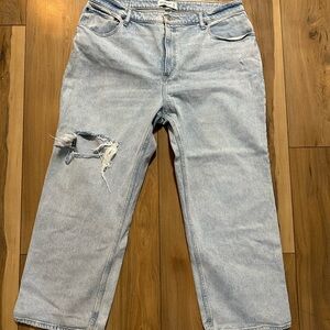 Abercrombie & Fitch Curve Love High Rise 90s Relaxed Jeans, Light Wash